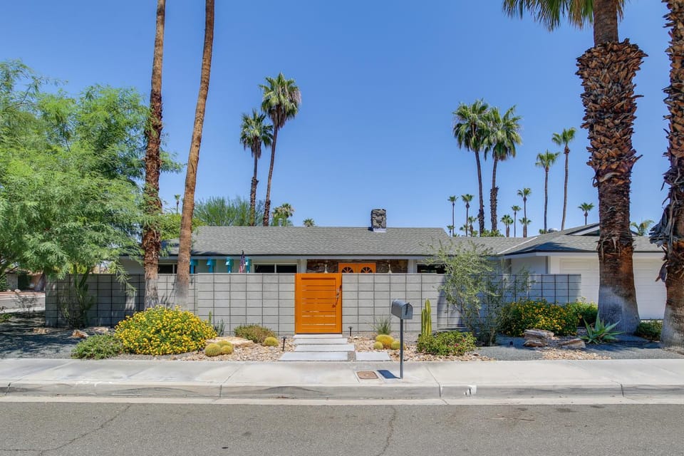 Funky Palm Springs Paradise Near Golf Courses House in Palm Springs