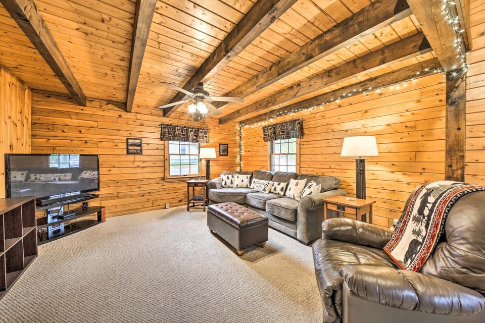 All-Season Sanctuary: Steps to Moosehead Lake House in Greenville Junction