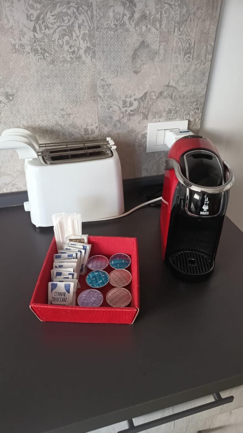 Coffee/tea facilities, Kitchen or kitchenette