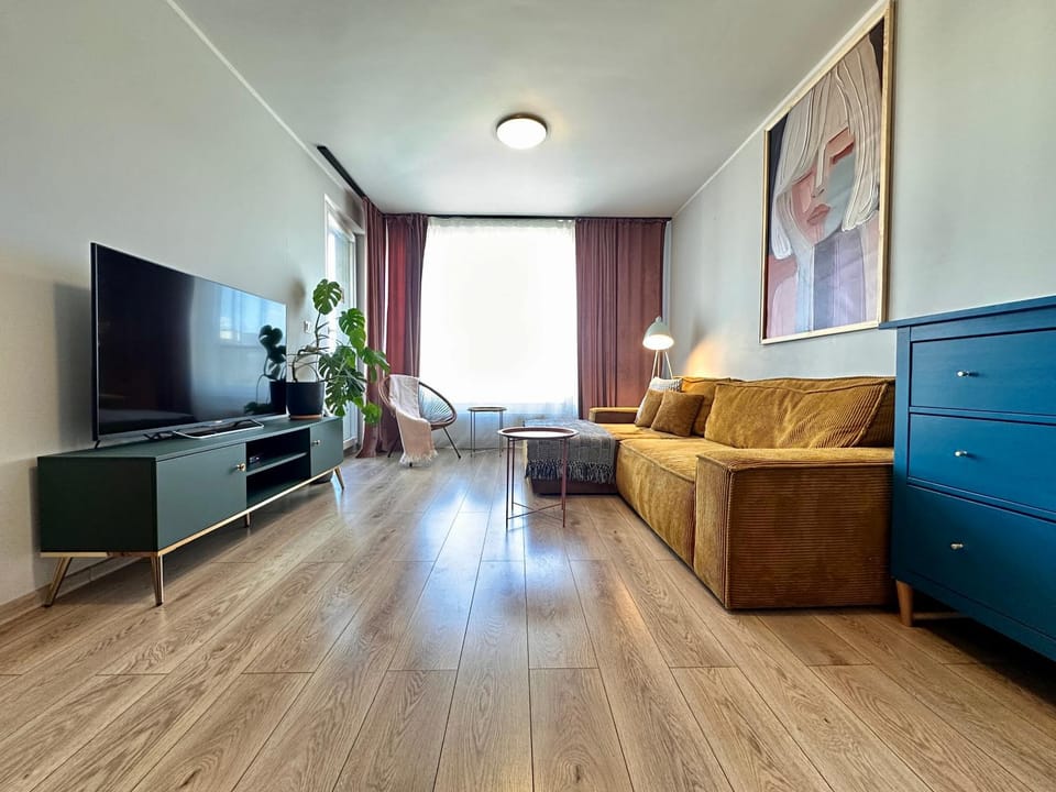 MOMOApart - Downtown Tram Depot Apartment in Wroclaw