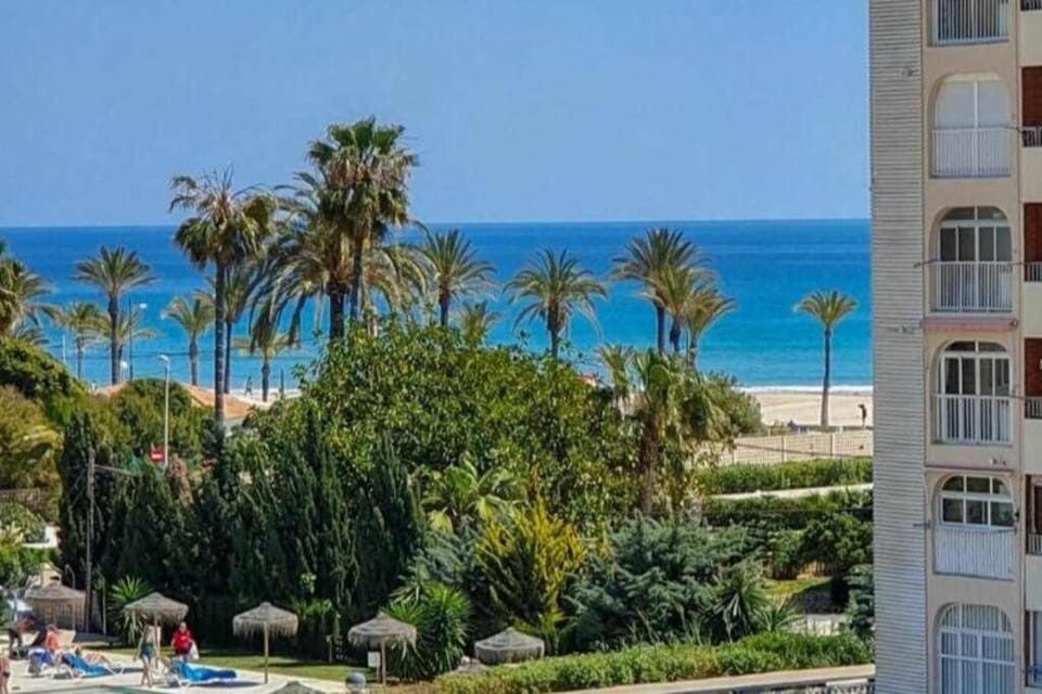 Parque Mariola 300m beach Paradise Pool Paddle Apartment in Alicante