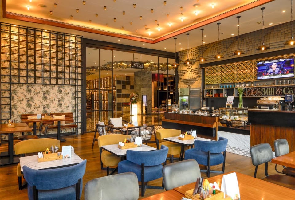 Restaurant/places to eat, Lounge or bar