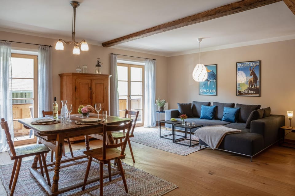 Living room, Dining area