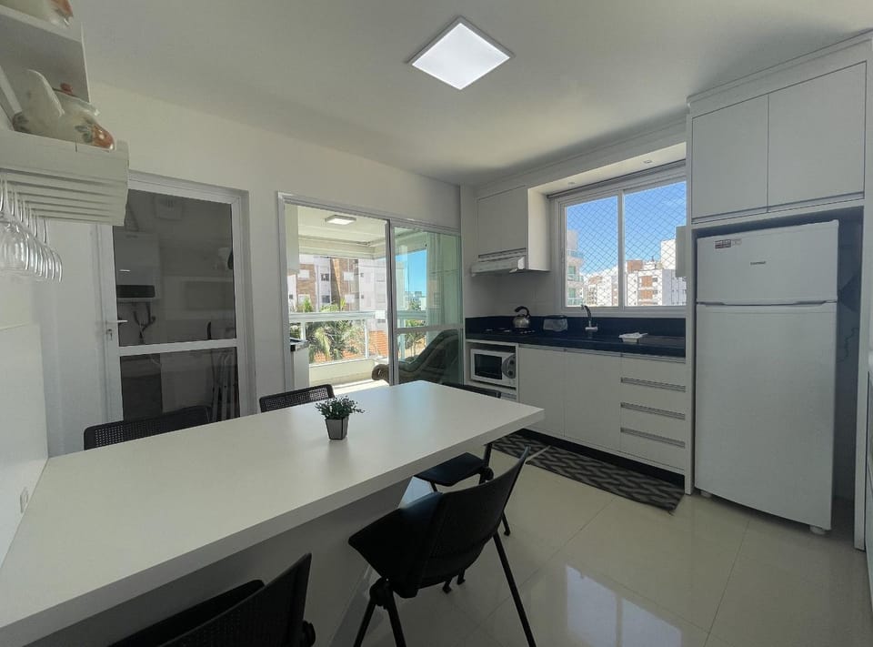 Kitchen or kitchenette, Breakfast