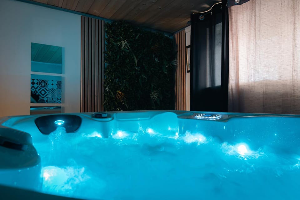 Hot Tub, Spa and wellness centre/facilities