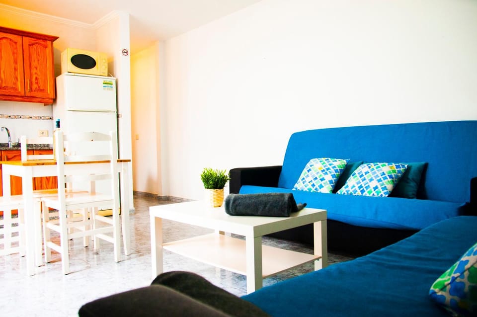 Kitchen or kitchenette, Living room, Seating area