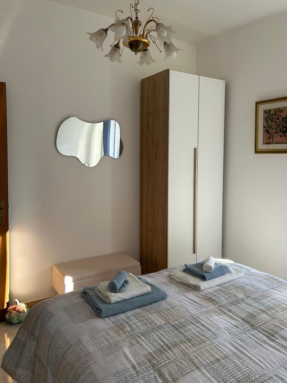 Bedroom, towels, towels