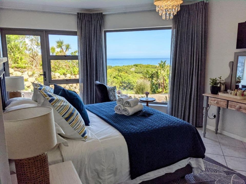 Photo of the whole room, Bedroom, Sea view, towels
