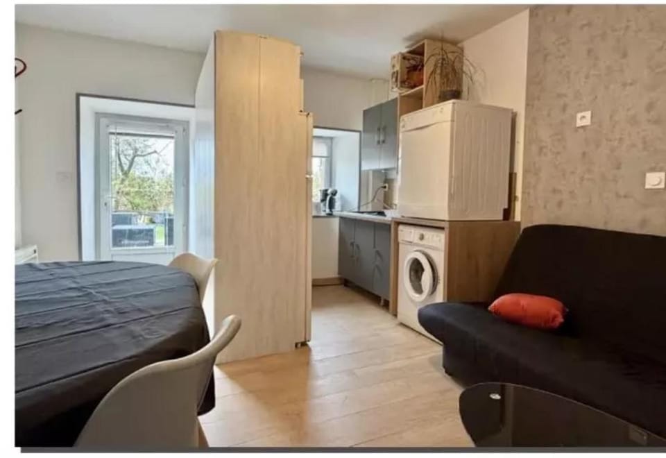 Kitchen or kitchenette, Seating area