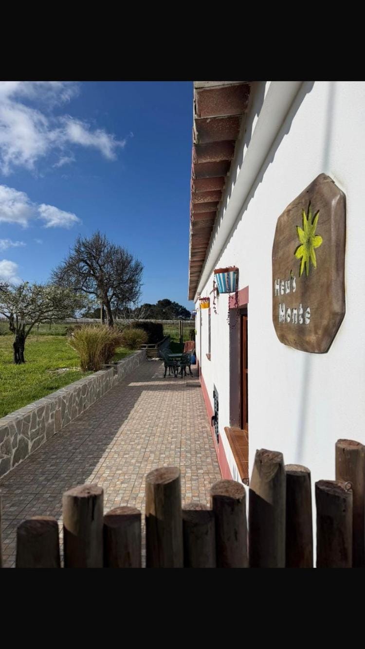 Heu’s Monte House in Faro District