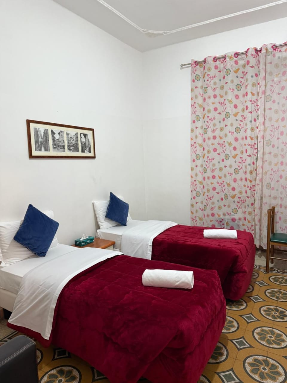 Bed, towels