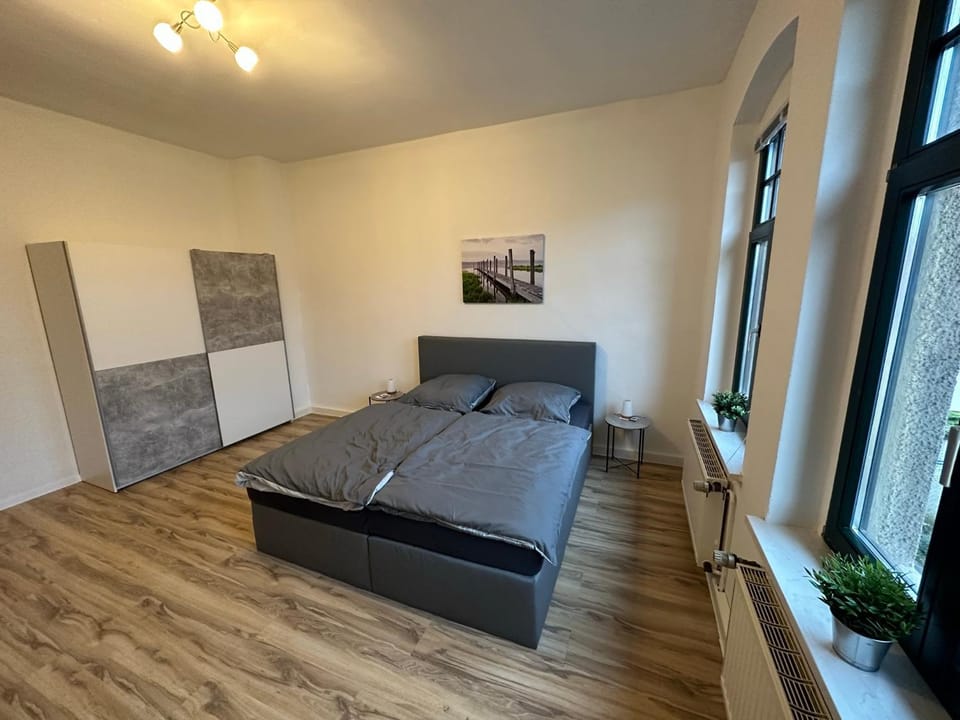 Bedroom, wardrobe