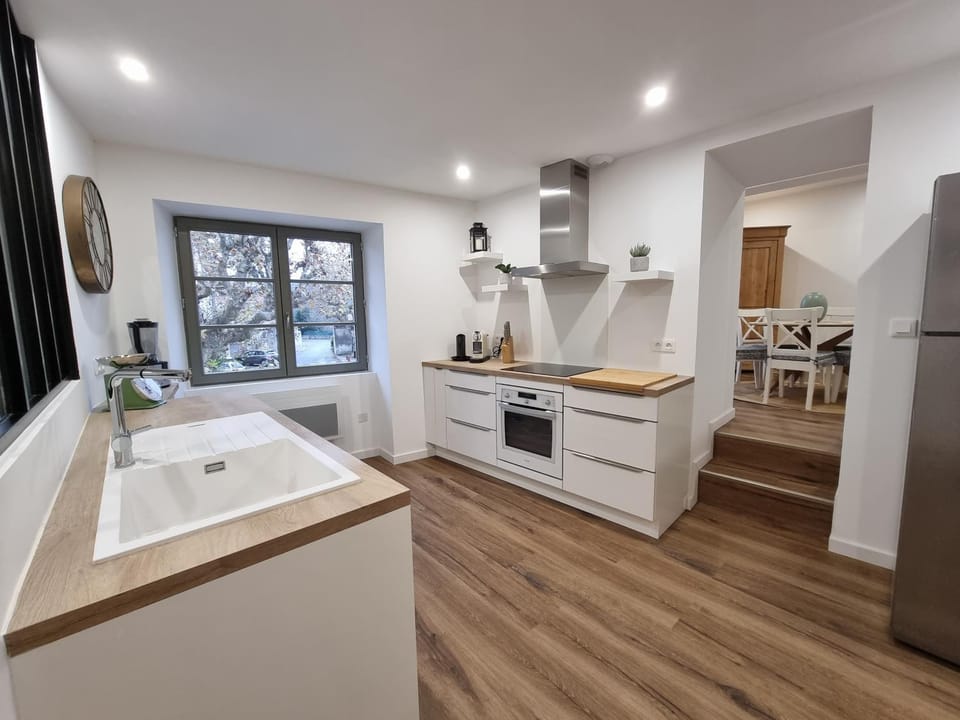 dishwasher, minibar, pet friendly, stove