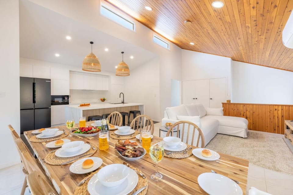 The Birubi Beach House 11 Campbell Ave Close to the beach pet friendly holiday home House in Anna Bay