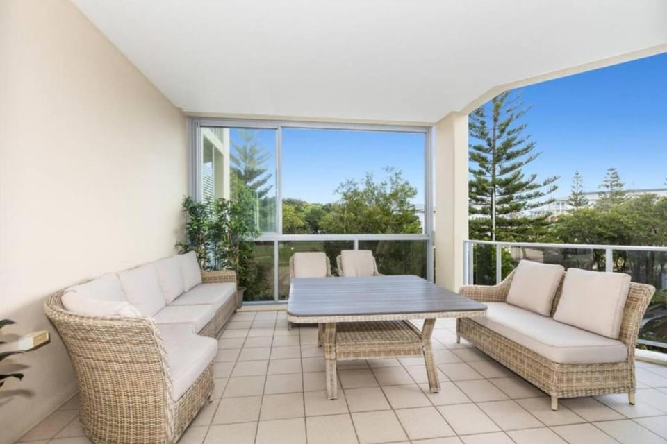 Day, Balcony/Terrace, Seating area
