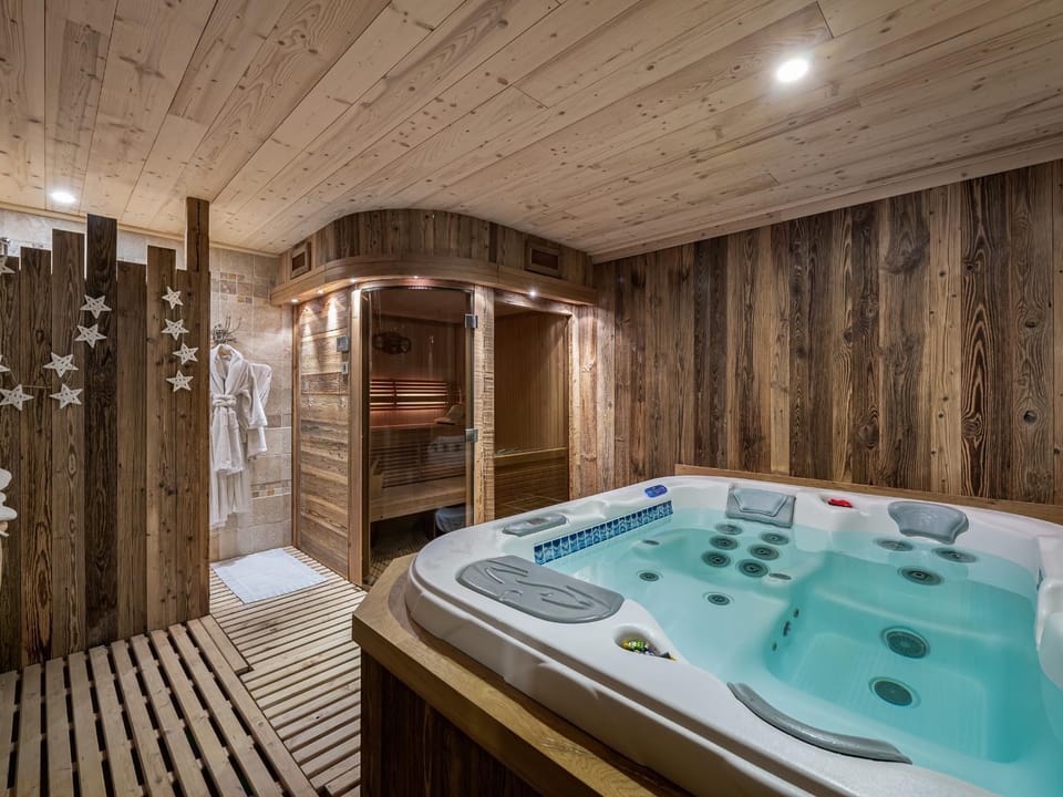 Luxueux Appart-Chalet avec Jacuzzi et Sauna à Courchevel 1550 - FR-1-613A-14 Apartment in Saint-Bon-Tarentaise