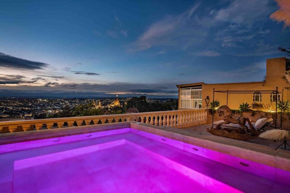 Hot Tub, View (from property/room), Balcony/Terrace, City view, Landmark view, Pool view, Swimming pool, Sunset
