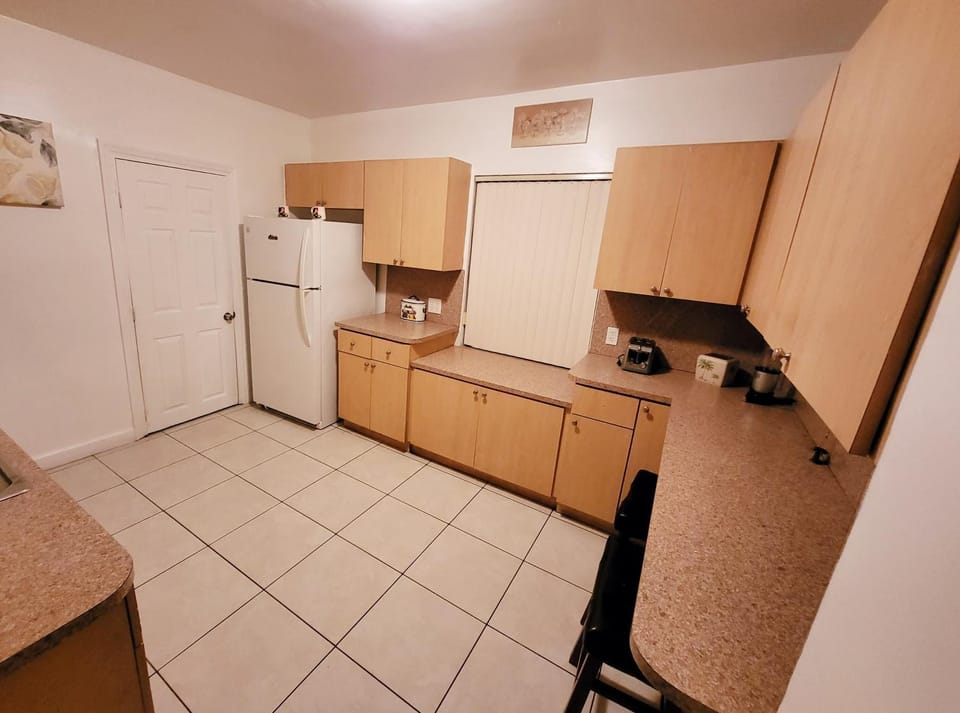 Kitchen or kitchenette, Communal kitchen