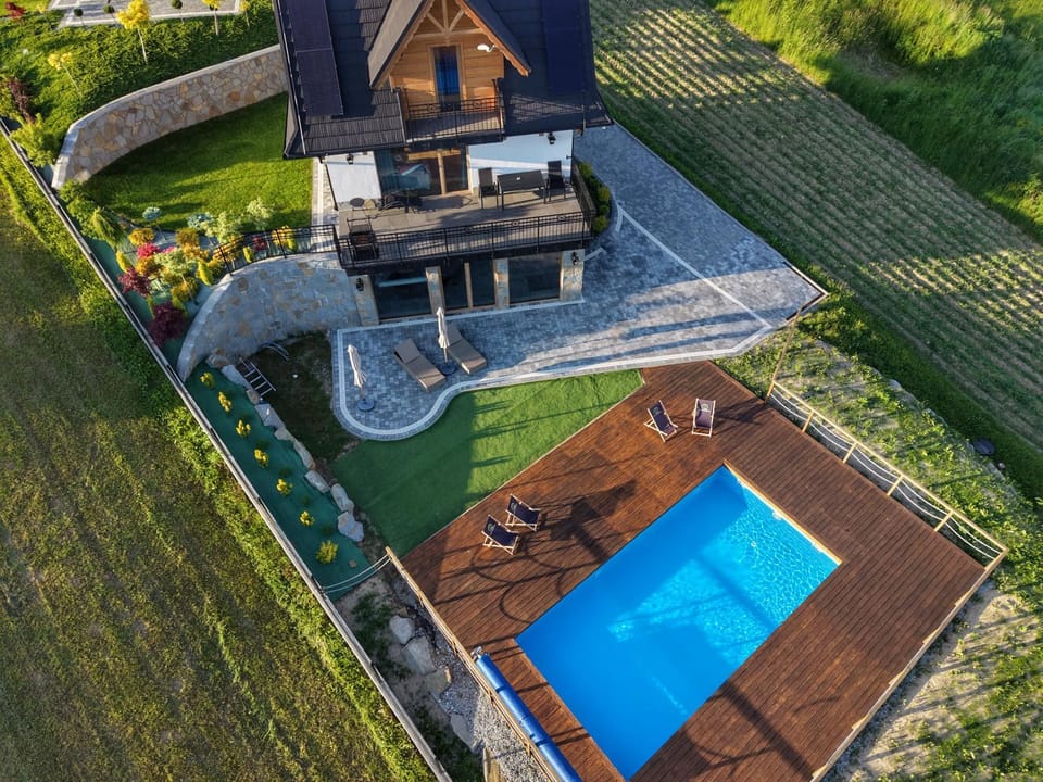 Osada Wichrówka domki ze strefą SPA, basenem letnim i widokiem na góry House in Lesser Poland Voivodeship