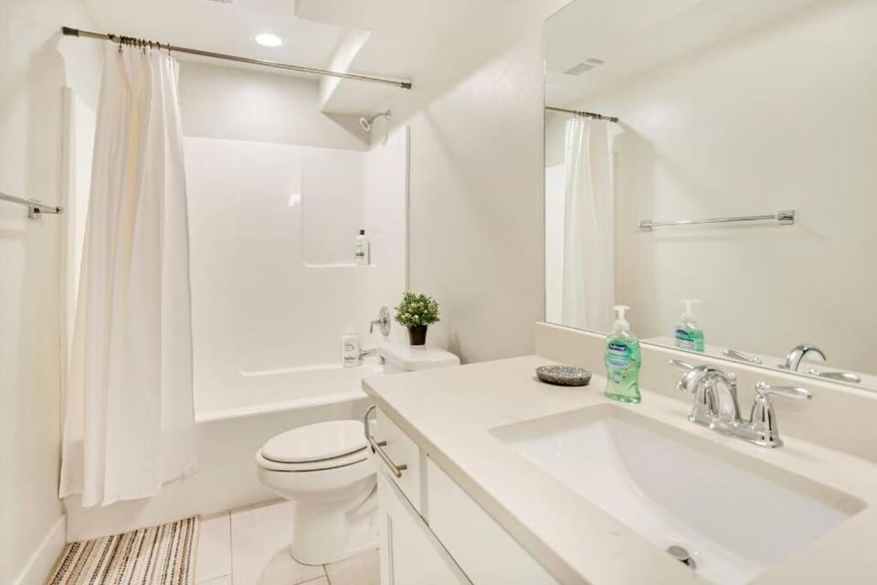 New Furnished 2Bd Apt! Great for Long Stays Apartment in Vineyard