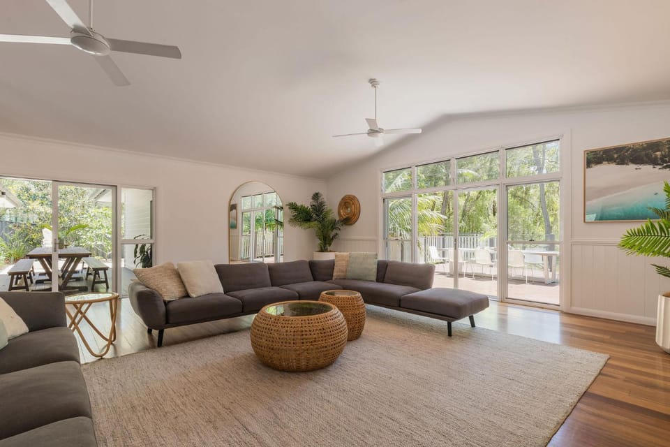 Communal lounge/ TV room, Balcony/Terrace, Living room, Seating area, Dining area