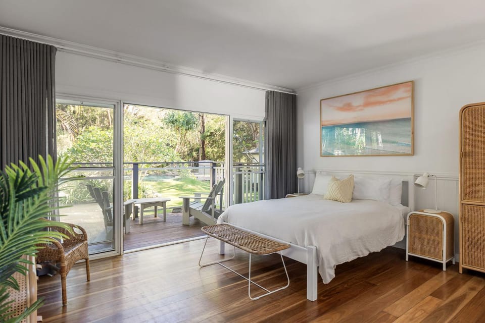Communal lounge/ TV room, Bed, Garden, Bathroom, TV and multimedia, View (from property/room), Balcony/Terrace, Photo of the whole room, Bedroom, Communal kitchen, Garden view, Pool view, Swimming pool, Parking, hair dryier, towels, wardrobe, air conditioner, air conditioner