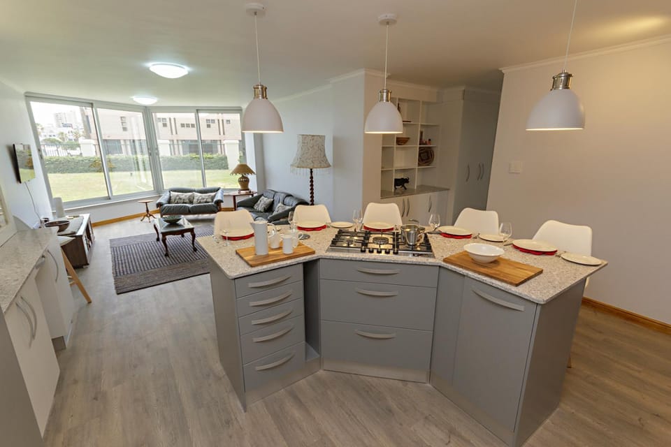 Coffee/tea facilities, View (from property/room), Kitchen or kitchenette, Photo of the whole room, Seating area, Dining area, Sea view, dishwasher, stove, kitchen