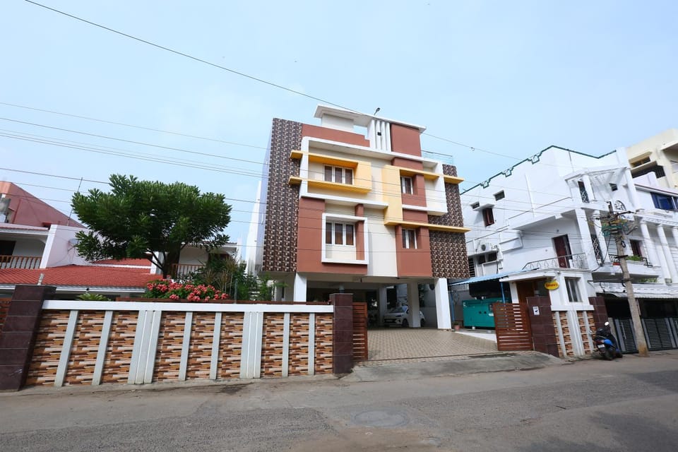 Property building, Day, Neighbourhood, Street view