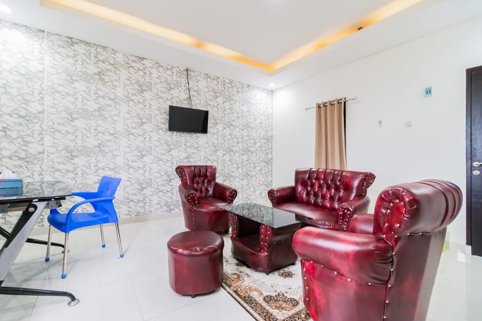 Seating area, Breakfast