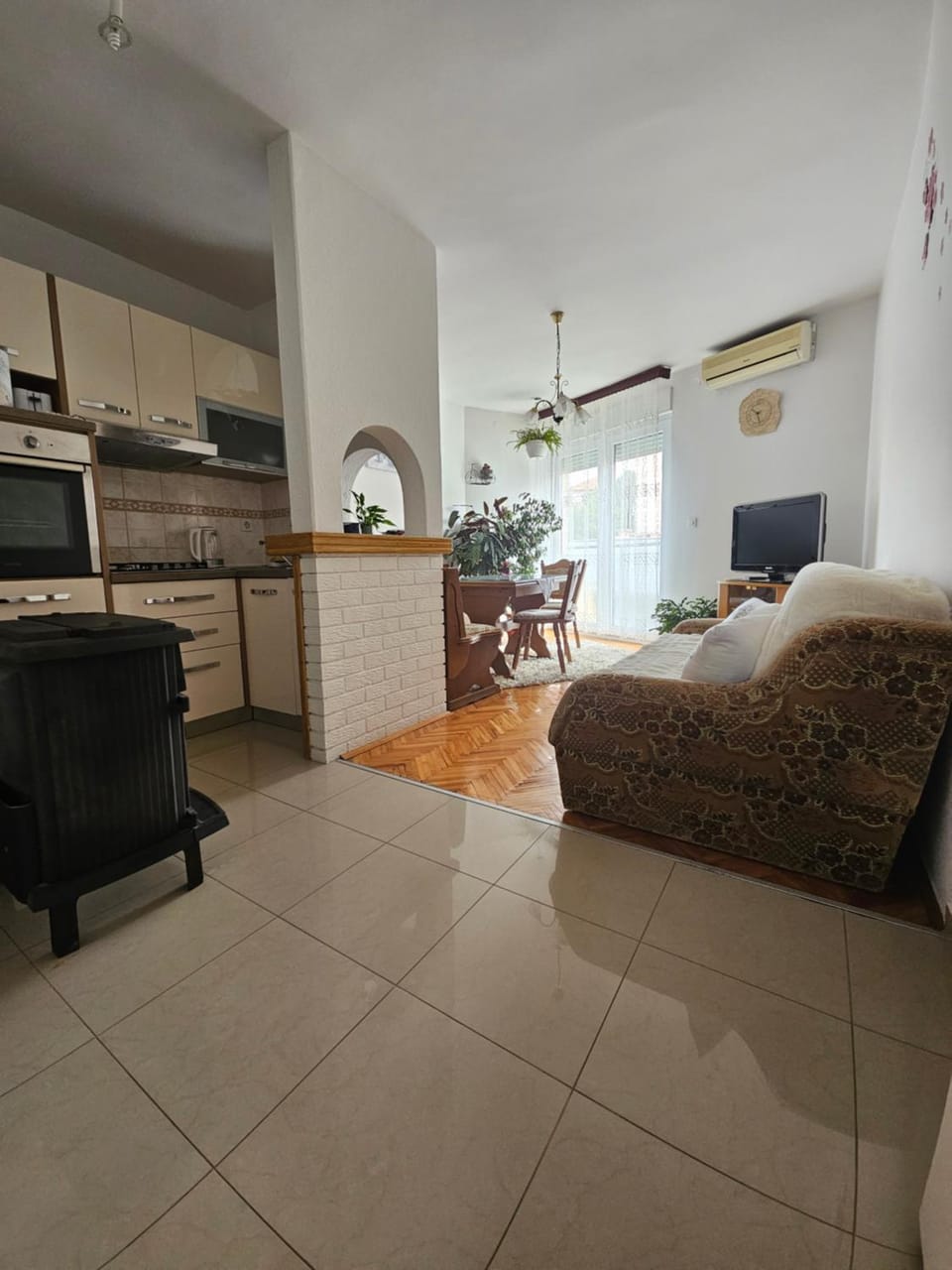 Living room, Dining area