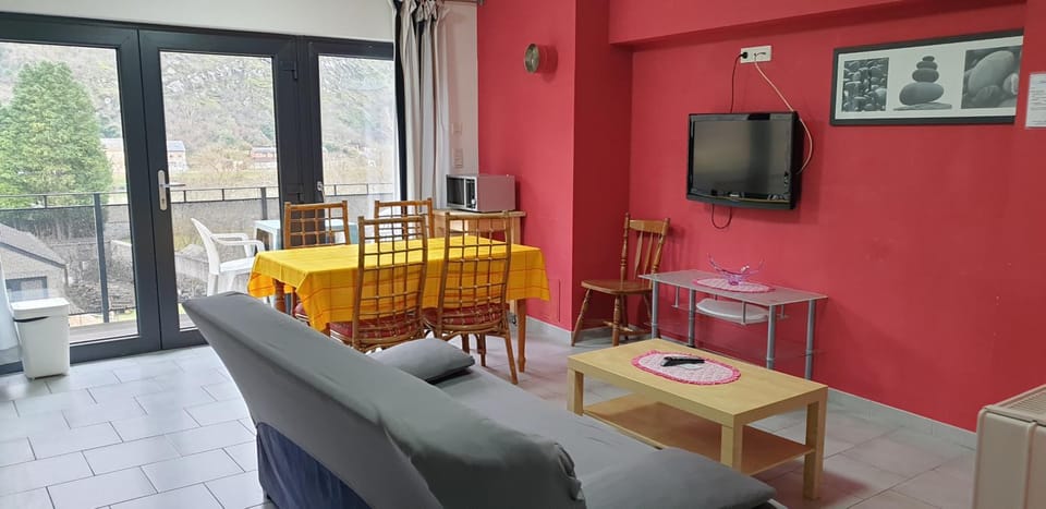 Living room, Meals
