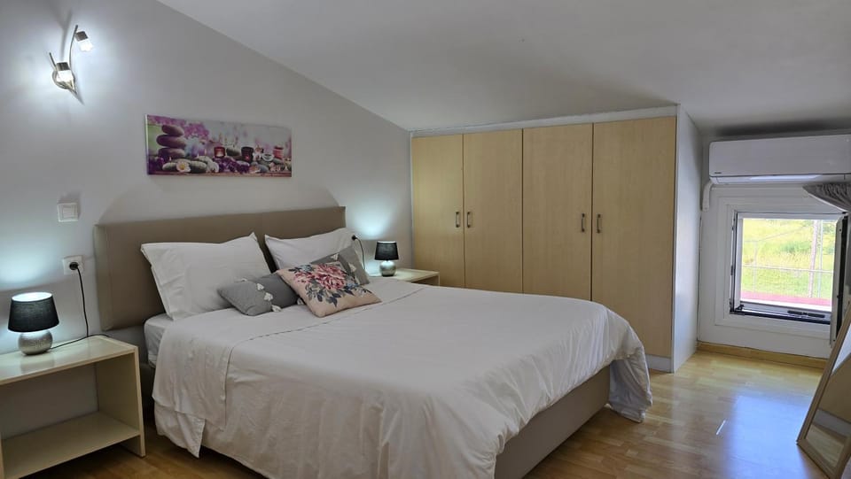 Bed, Bedroom, wardrobe