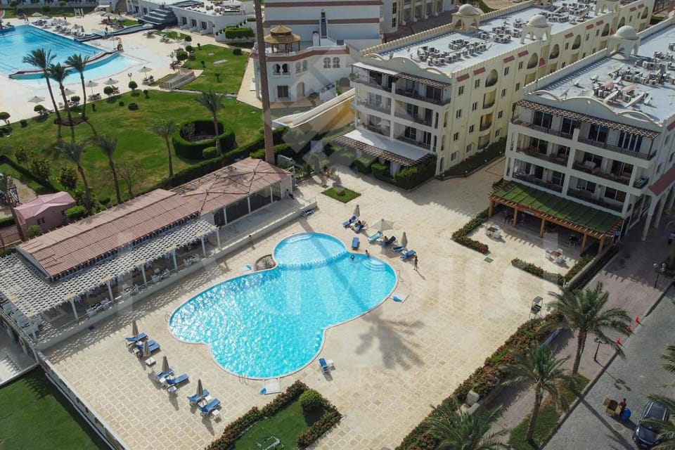 Property building, Swimming pool
