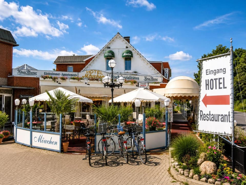Property building, Restaurant/places to eat
