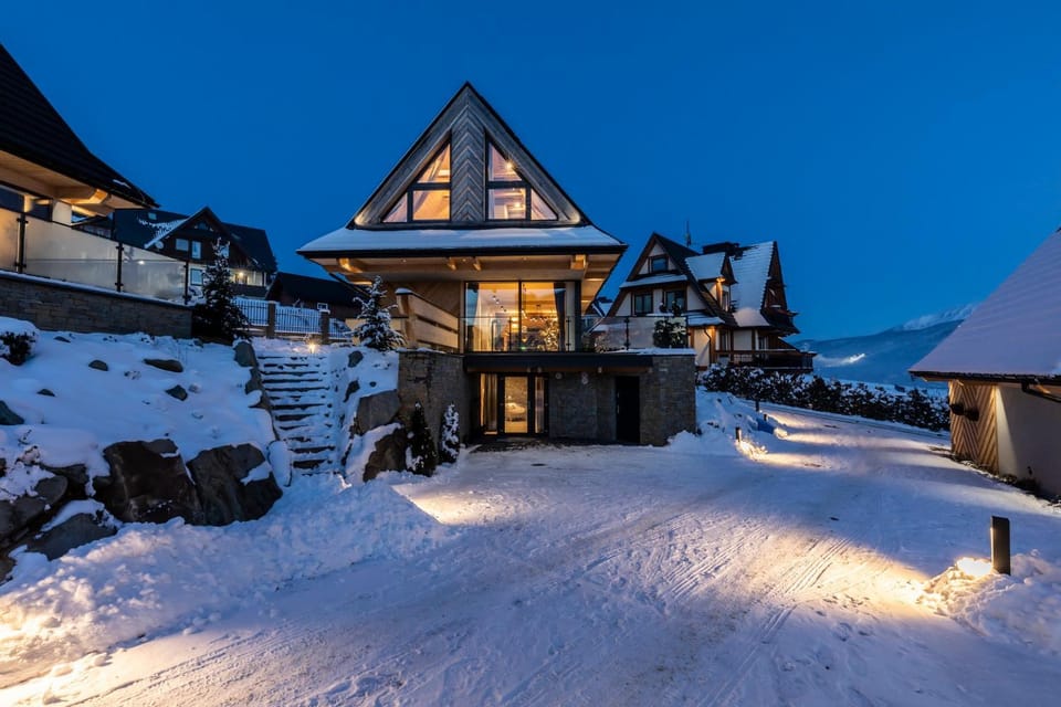 Property building, Night