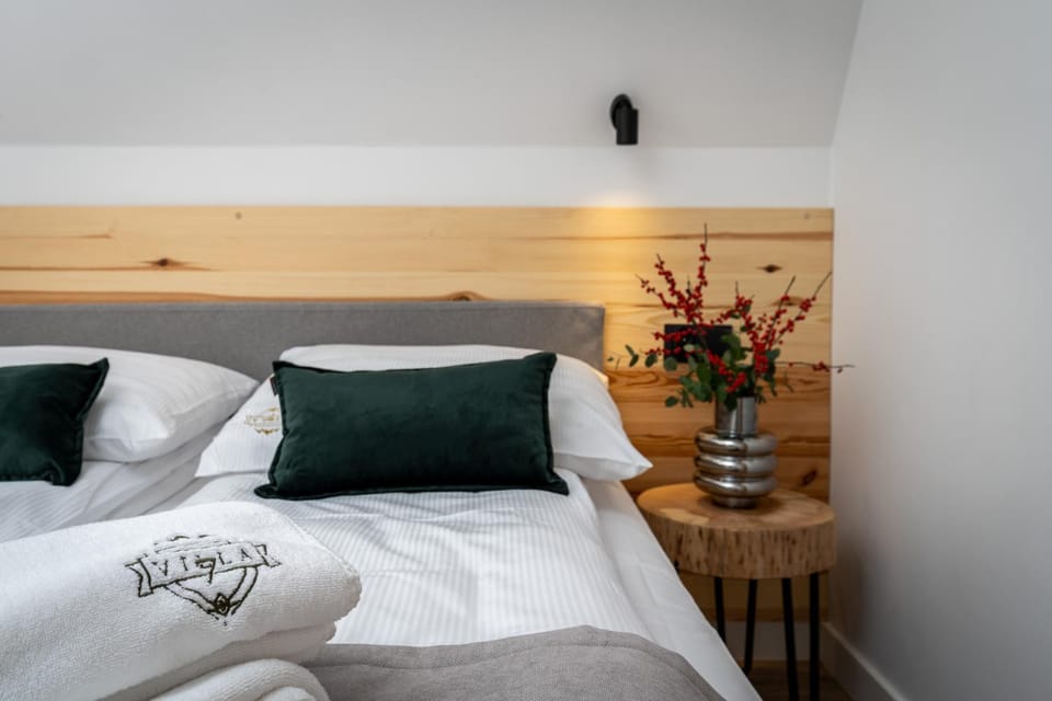 Bed, Decorative detail, Decorative detail, Bedroom, Area and facilities, Area and facilities
