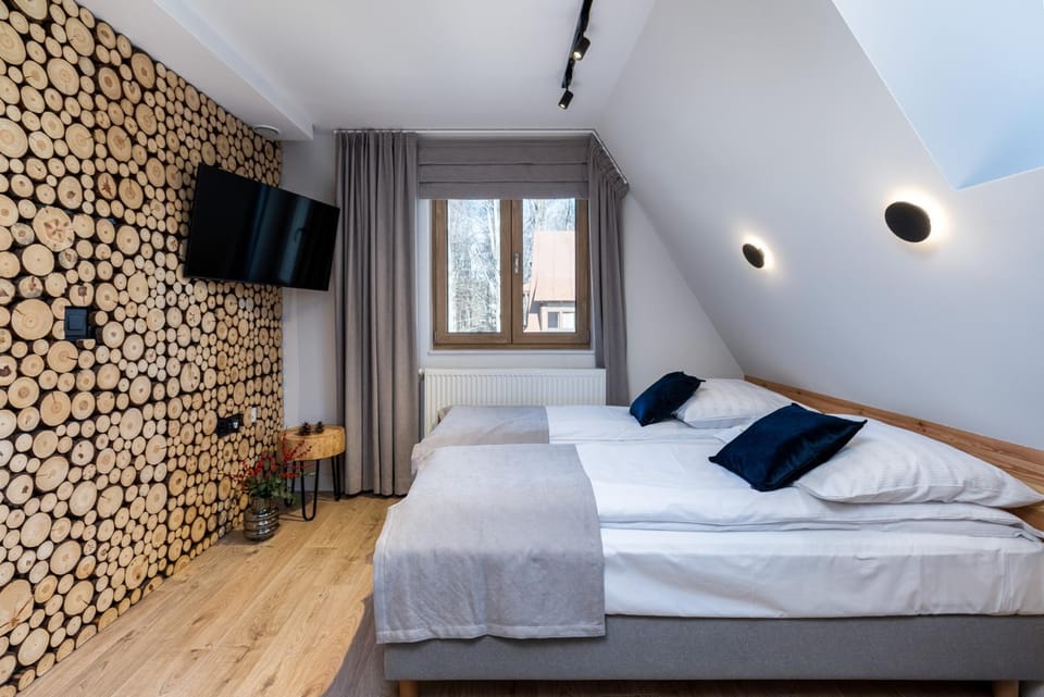 Bed, TV and multimedia, View (from property/room), Photo of the whole room, Bedroom