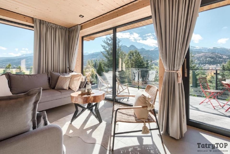 Day, View (from property/room), Living room, Dining area, Mountain view