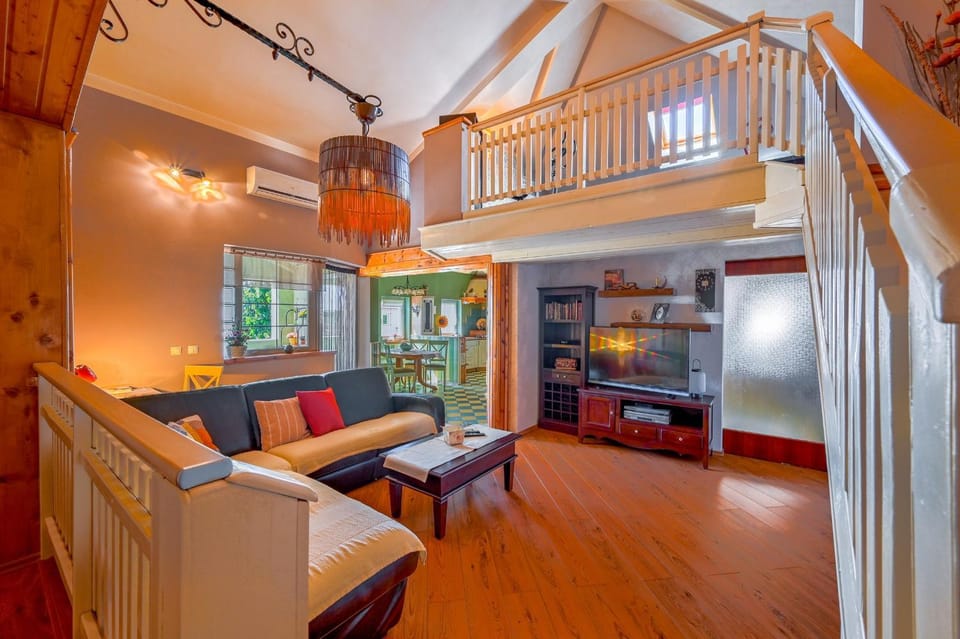 Communal lounge/ TV room, Living room