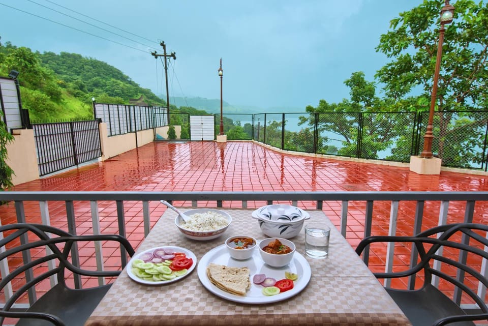 Dining area, Mountain view, Breakfast