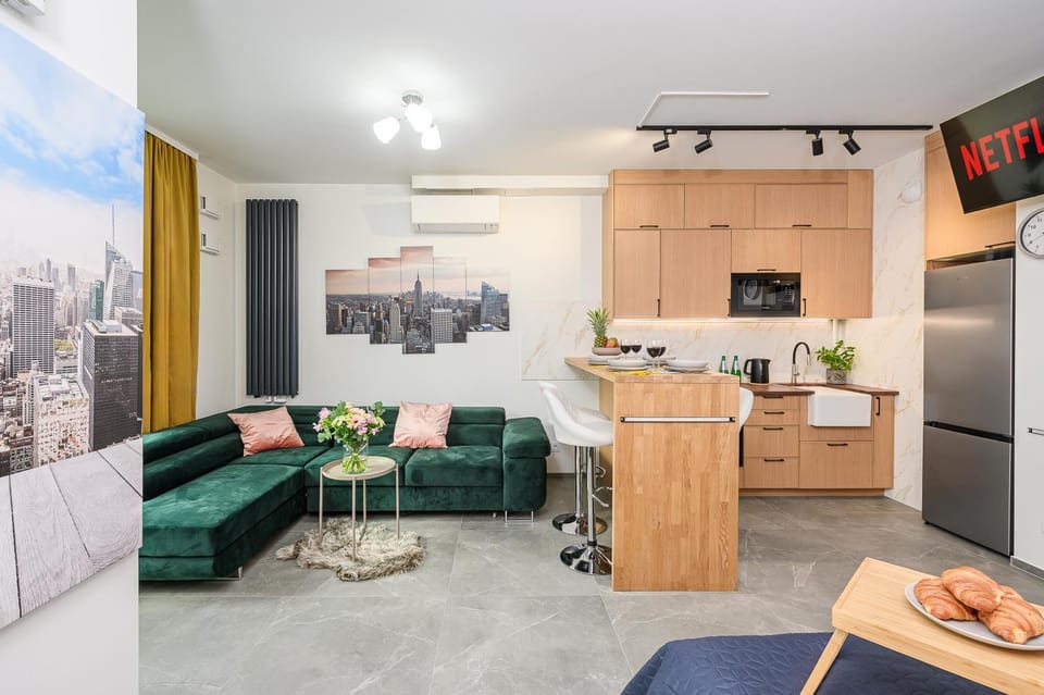 TV and multimedia, Kitchen or kitchenette, Living room, Food and drinks, Seating area, Dining area, Food, oven, pet friendly, stove
