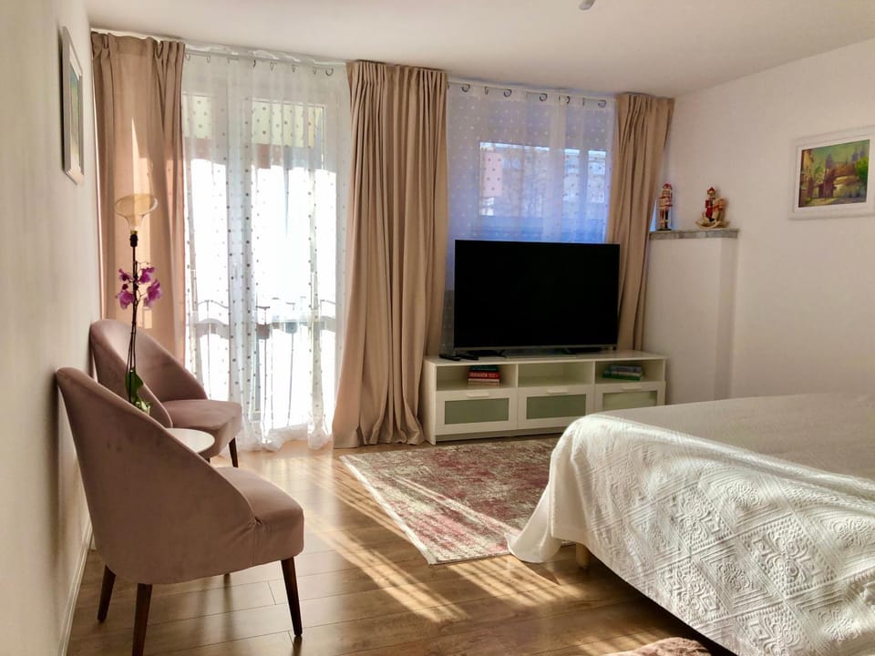 Living room, Bedroom
