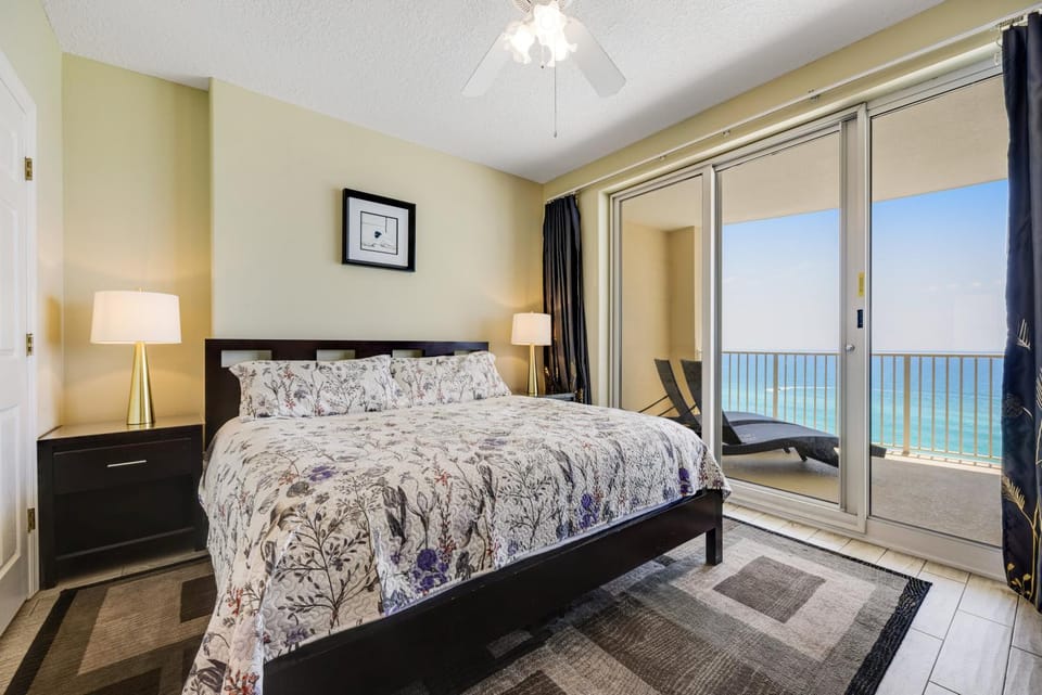 PARKING INCLUDED-Beachfront 2BD Ocean Villa! Gorgeous Amenities, Private Complex House in Long Beach