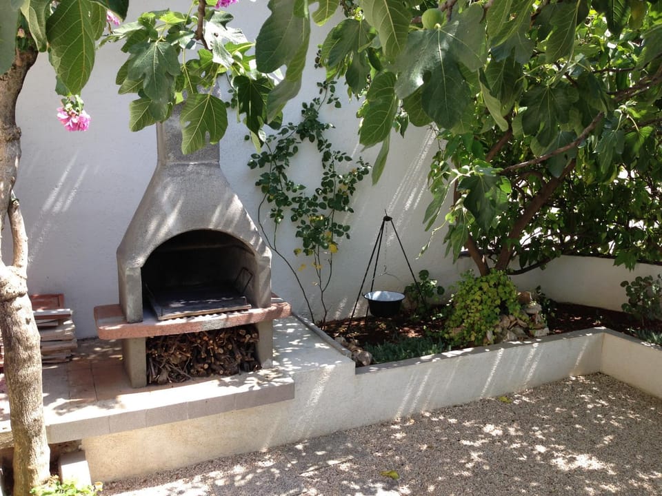 BBQ facilities, Garden