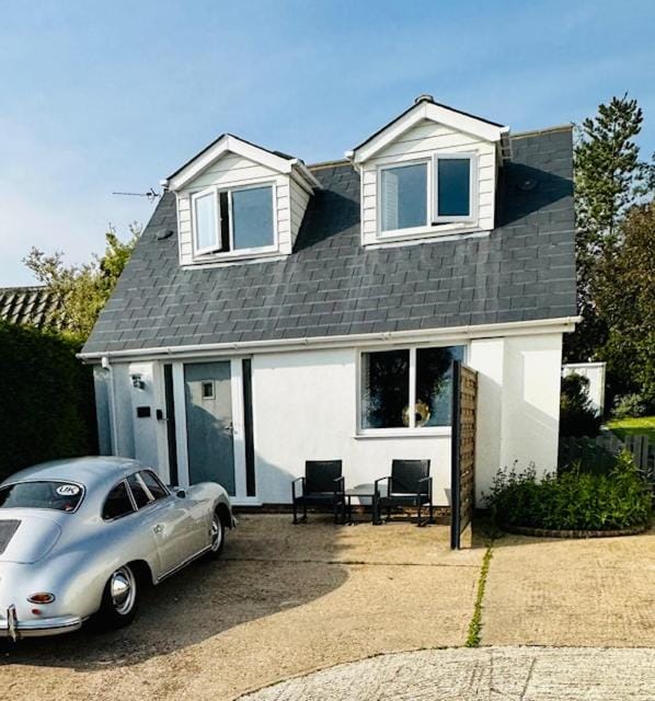 The Bolt Hole Hythe panoramic coast and sea views House in Hythe