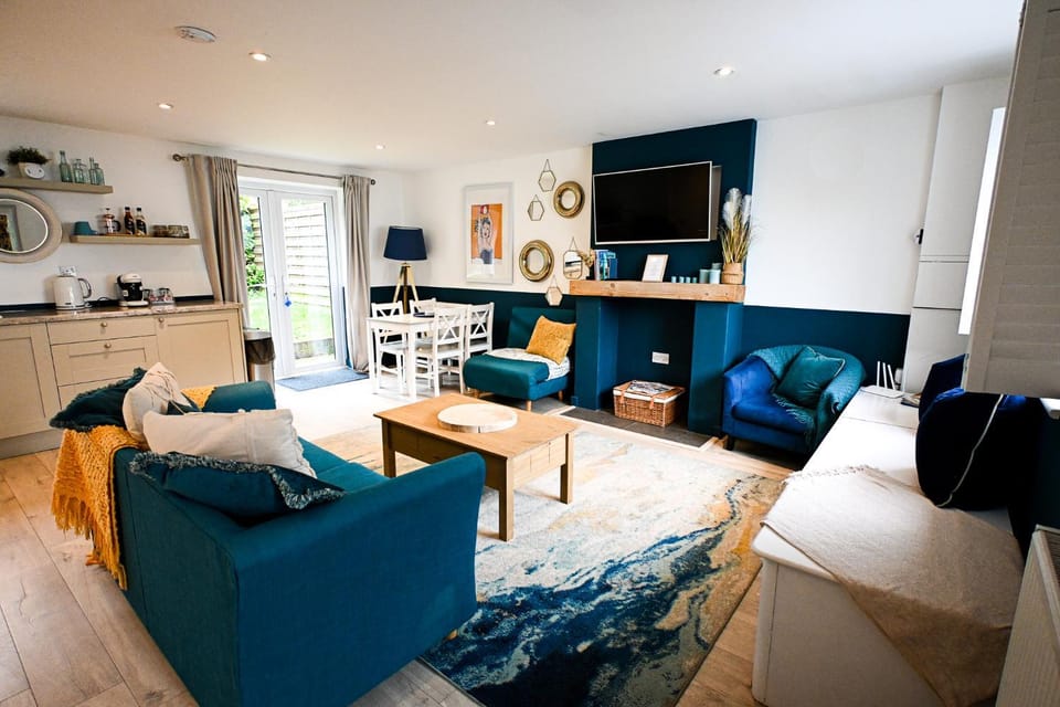The Bolt Hole Hythe panoramic coast and sea views House in Hythe