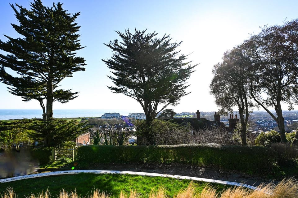 The Bolt Hole Hythe panoramic coast and sea views House in Hythe