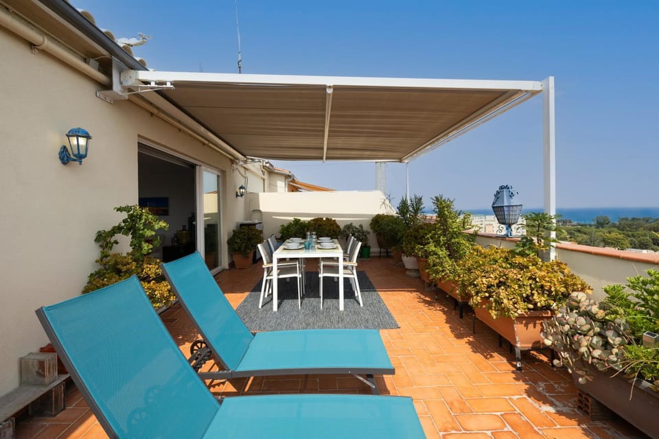 Patio, Day, View (from property/room), Balcony/Terrace, Seating area, Sea view