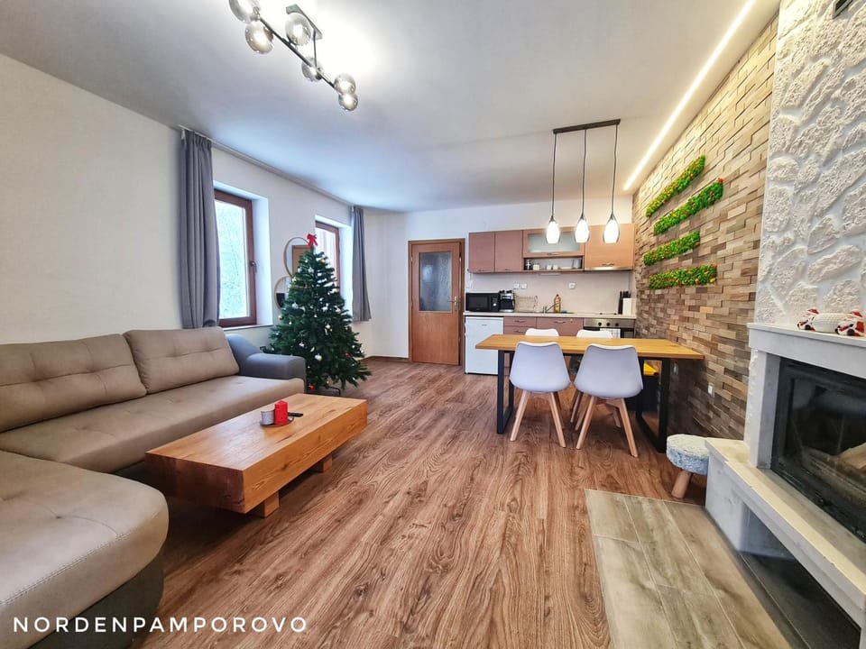 Coffee/tea facilities, Kitchen or kitchenette, Living room