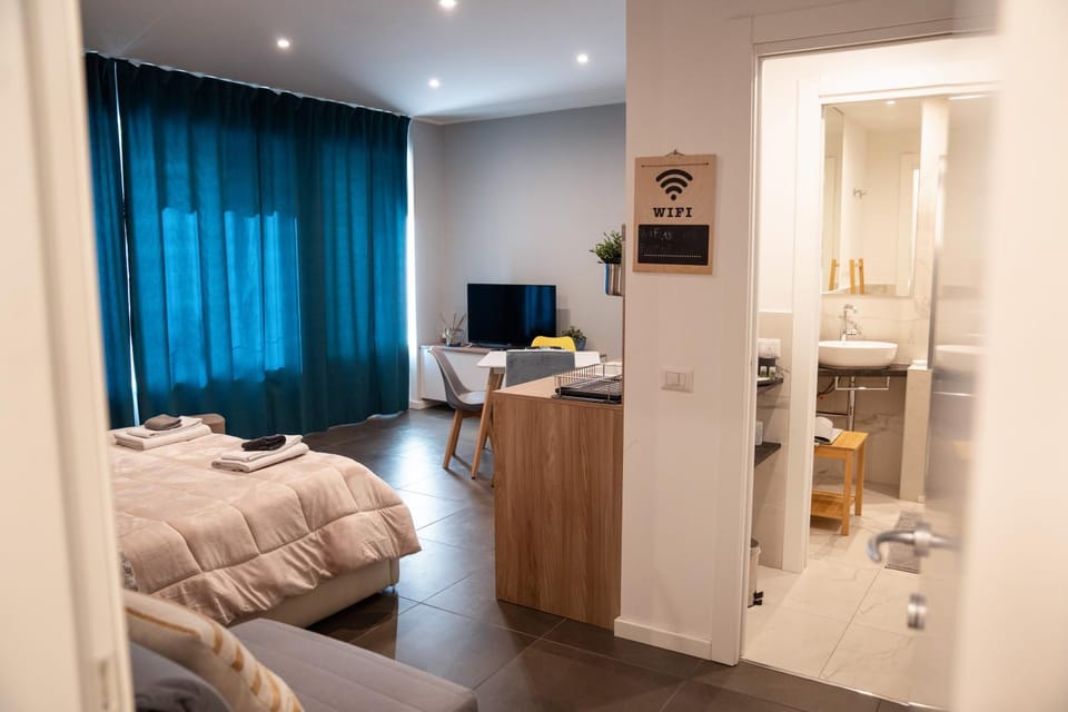 Bed, Living room, Photo of the whole room